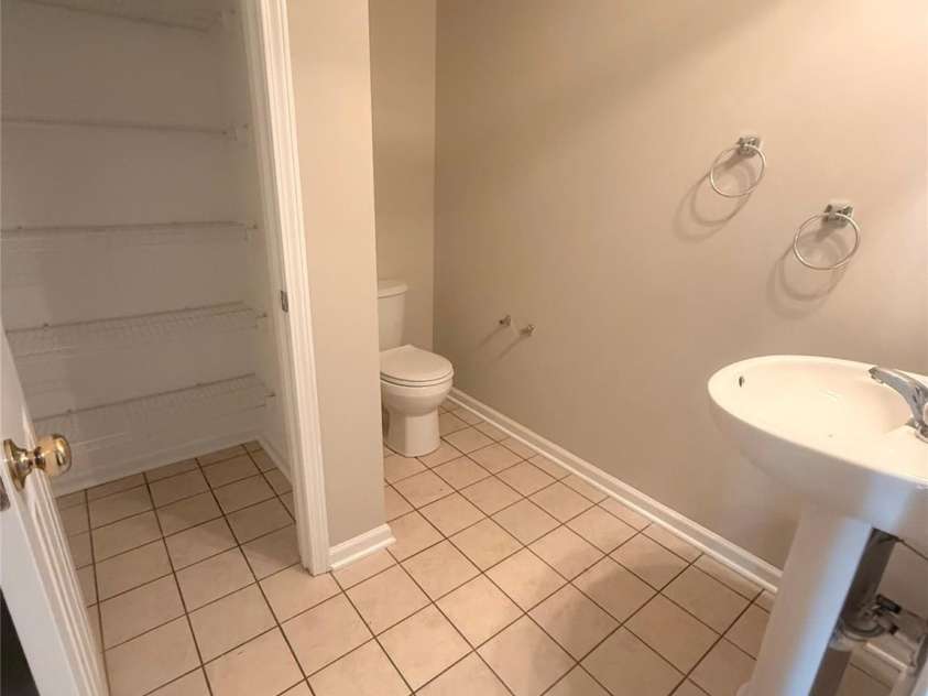 3110 Summerfield Ridge Lane, Matthews, NC 28105.  MLS# CAR4426370, YatesRealty ID 52410. 