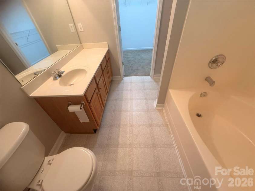 3110 Summerfield Ridge Lane, Matthews, NC 28105.  MLS# CAR4426370, YatesRealty ID 52410. 