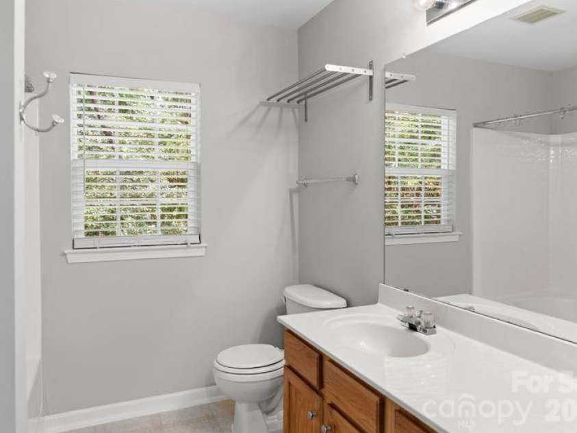 3110 Summerfield Ridge Lane, Matthews, NC 28105.  MLS# CAR4426370, YatesRealty ID 52410. 