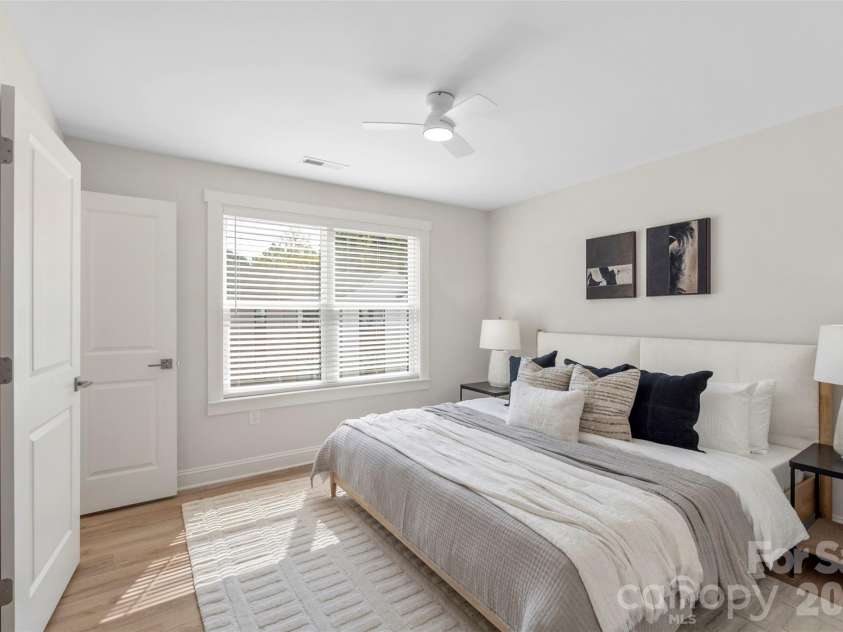 2100 Bombay Way, Charlotte, NC 28208.  MLS# CAR4347219, YatesRealty ID 52411. 