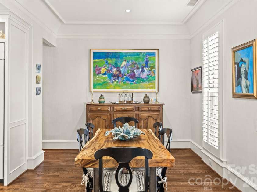 122 Cottage Place, Charlotte, NC 28207.  MLS# CAR4424889, YatesRealty ID 52413. Breakfast Area