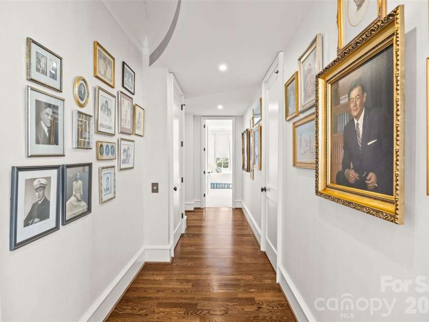 122 Cottage Place, Charlotte, NC 28207.  MLS# CAR4424889, YatesRealty ID 52413. Hallway