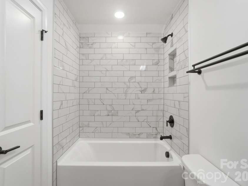 00 Wambli Pass, Lake Lure, NC 28746.  MLS# CAR4425752, YatesRealty ID 52416. 2ND BATHROOM~~