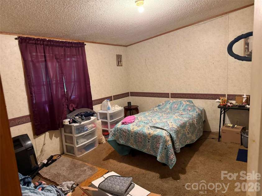 169 Bob Cat Spur Lane, Hendersonville, NC 28792.  MLS# CAR4427534, YatesRealty ID 52417. 
