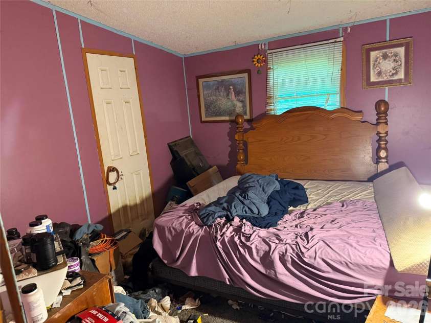 169 Bob Cat Spur Lane, Hendersonville, NC 28792.  MLS# CAR4427534, YatesRealty ID 52417. 