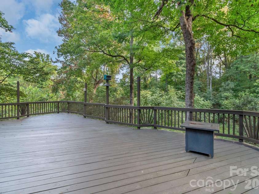 2101 Wittstock Drive, Charlotte, NC 28210.  MLS# CAR4427401, YatesRealty ID 52418. 