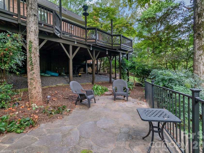 2101 Wittstock Drive, Charlotte, NC 28210.  MLS# CAR4427401, YatesRealty ID 52418. 
