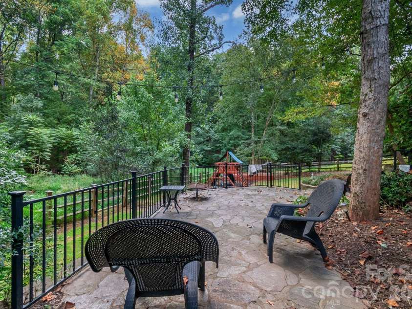 2101 Wittstock Drive, Charlotte, NC 28210.  MLS# CAR4427401, YatesRealty ID 52418. 