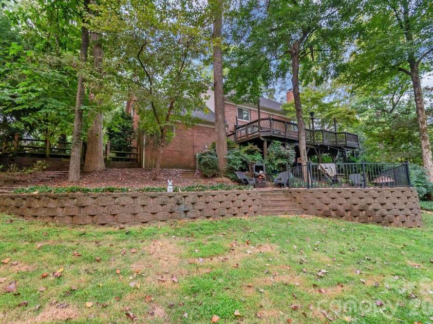 2101 Wittstock Drive, Charlotte, NC 28210.  MLS# CAR4427401, YatesRealty ID 52418. 