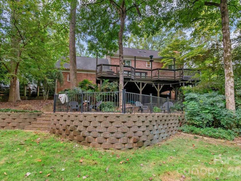 2101 Wittstock Drive, Charlotte, NC 28210.  MLS# CAR4427401, YatesRealty ID 52418. 