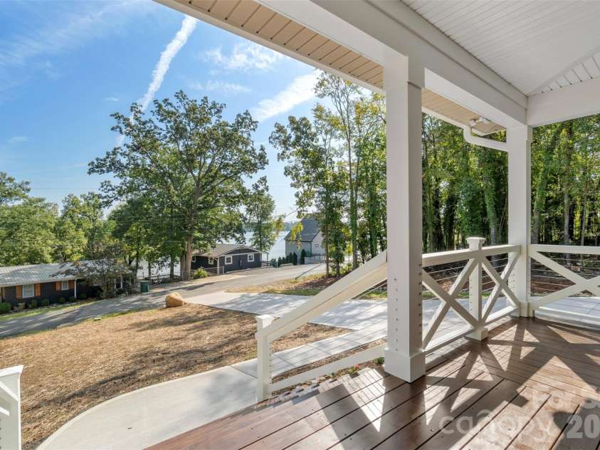 781 Berry Hill Drive, Norwood, NC 28128.  MLS# CAR4426761, YatesRealty ID 52419. 