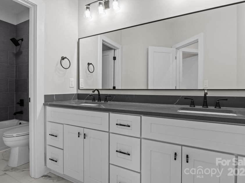 119 Mills Garden Road, Statesville, NC 28625.  MLS# CAR4228251, YatesRealty ID 5242. 