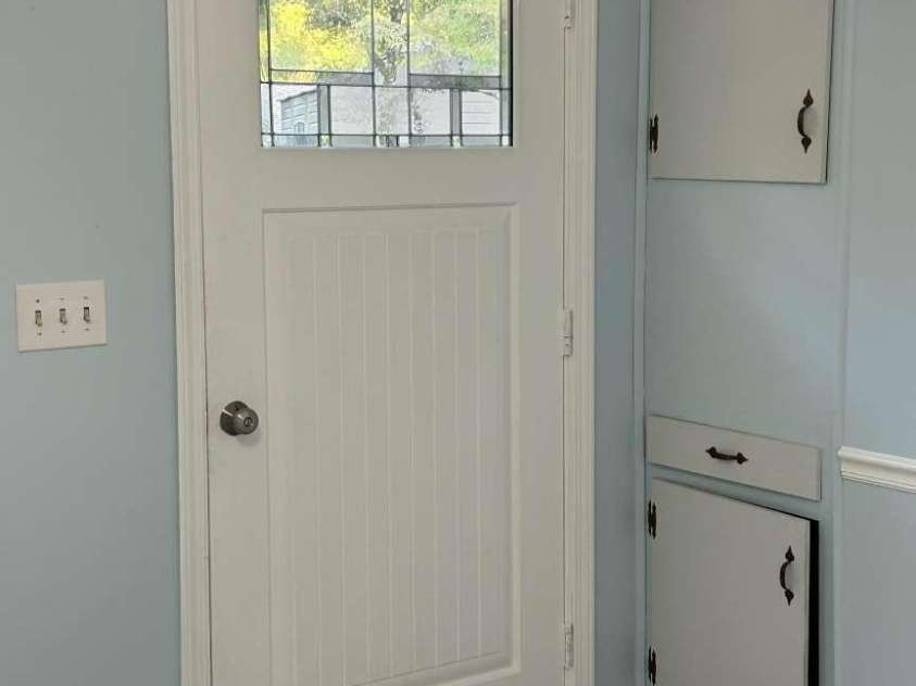 1225 Pinebrook Circle, Hendersonville, NC 28739.  MLS# CAR4426966, YatesRealty ID 52420. 