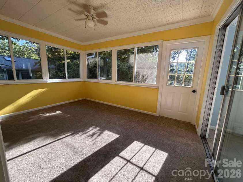 1225 Pinebrook Circle, Hendersonville, NC 28739.  MLS# CAR4426966, YatesRealty ID 52420. 