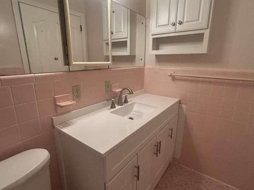 1225 Pinebrook Circle, Hendersonville, NC 28739.  MLS# CAR4426966, YatesRealty ID 52420. 