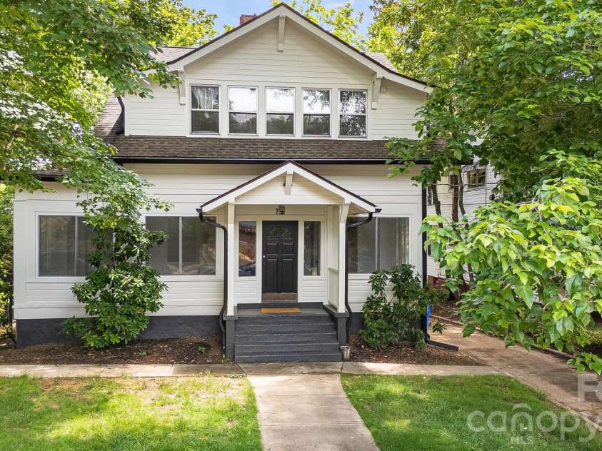 295 Chestnut Street, Asheville, NC 28801.  MLS# CAR4427544, YatesRealty ID 52421. 