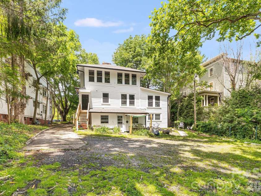 295 Chestnut Street, Asheville, NC 28801.  MLS# CAR4427544, YatesRealty ID 52421. 