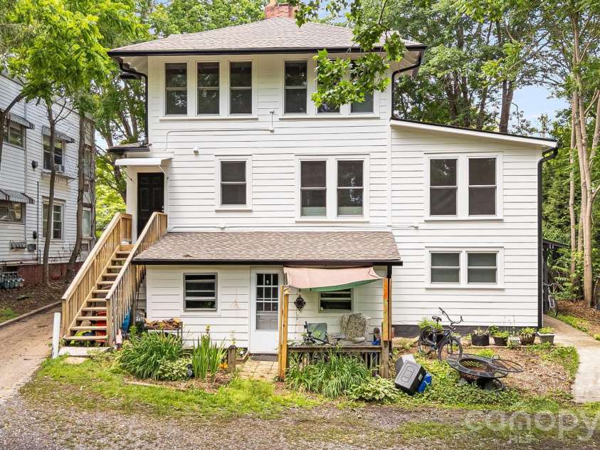 295 Chestnut Street, Asheville, NC 28801.  MLS# CAR4427544, YatesRealty ID 52421. 