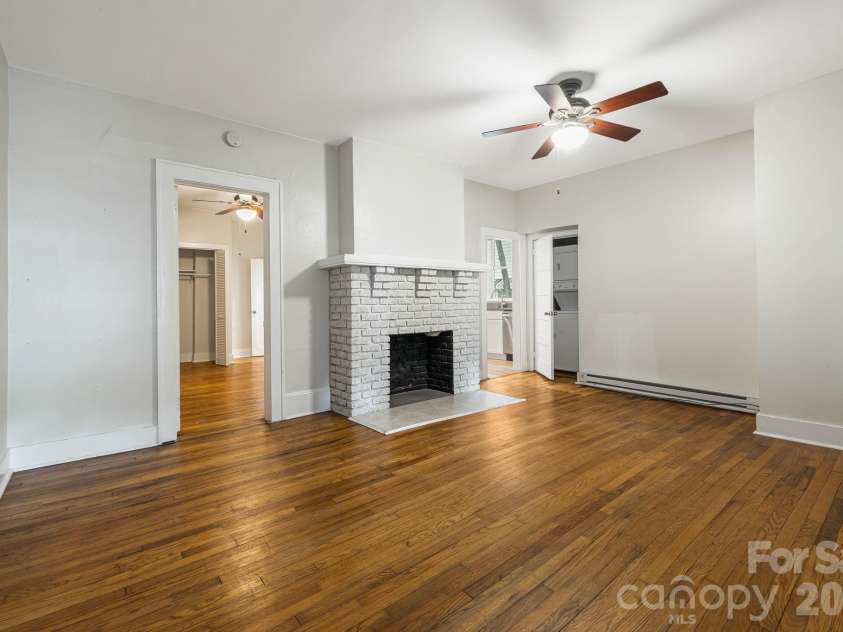 295 Chestnut Street, Asheville, NC 28801.  MLS# CAR4427544, YatesRealty ID 52421. 