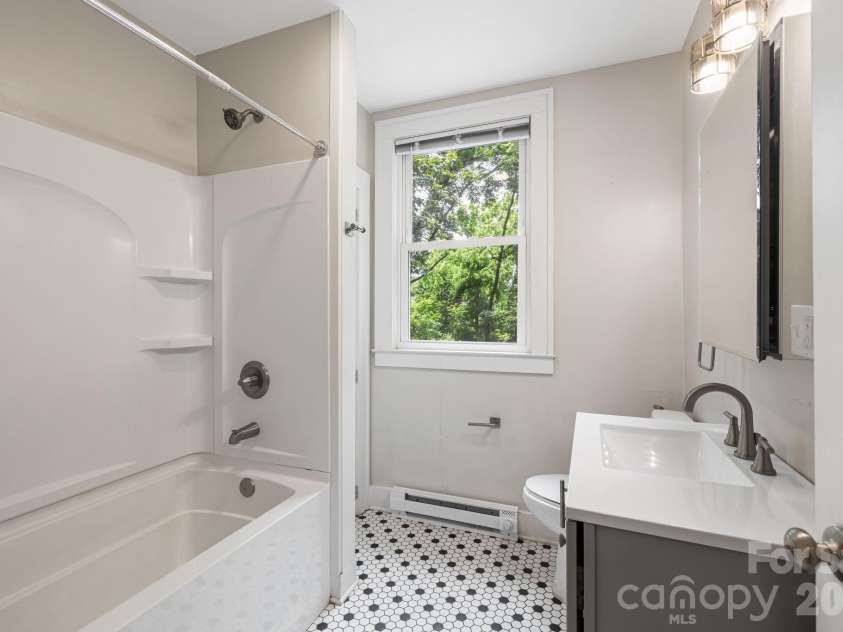295 Chestnut Street, Asheville, NC 28801.  MLS# CAR4427544, YatesRealty ID 52421. 
