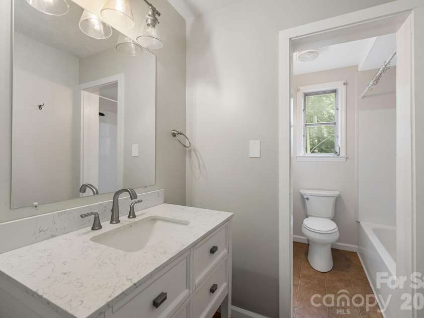 295 Chestnut Street, Asheville, NC 28801.  MLS# CAR4427544, YatesRealty ID 52421. 