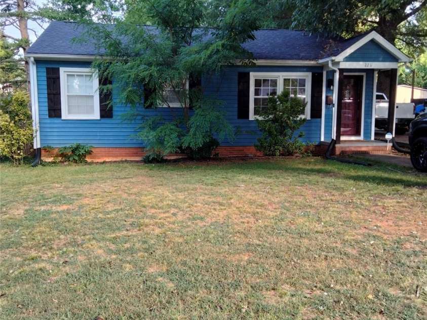 2211 Lee Street, Gastonia, NC 28054.  MLS# CAR4427530, YatesRealty ID 52422. 