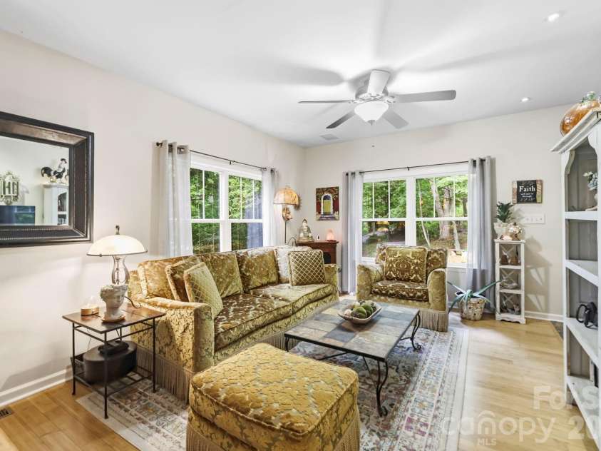 11 Old Patton Hill Road, Swannanoa, NC 28778.  MLS# CAR4426946, YatesRealty ID 52425. 