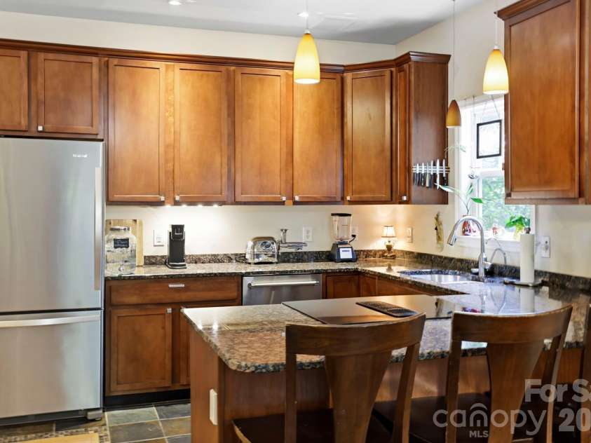 11 Old Patton Hill Road, Swannanoa, NC 28778.  MLS# CAR4426946, YatesRealty ID 52425. 