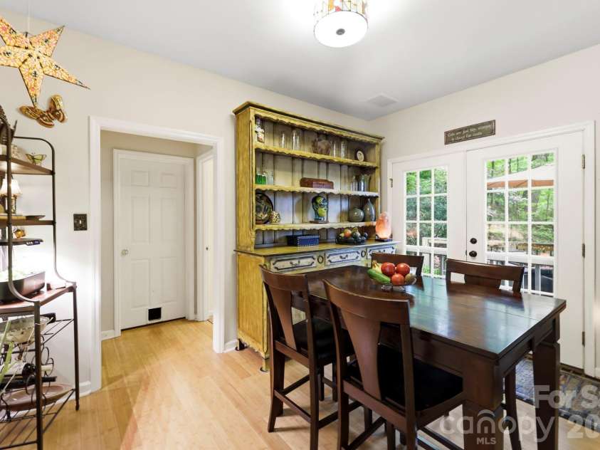 11 Old Patton Hill Road, Swannanoa, NC 28778.  MLS# CAR4426946, YatesRealty ID 52425. 