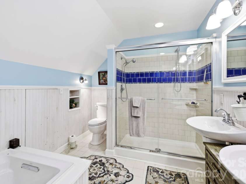 11 Old Patton Hill Road, Swannanoa, NC 28778.  MLS# CAR4426946, YatesRealty ID 52425. 