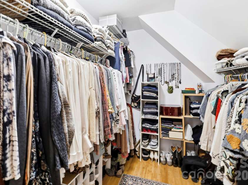 11 Old Patton Hill Road, Swannanoa, NC 28778.  MLS# CAR4426946, YatesRealty ID 52425. 