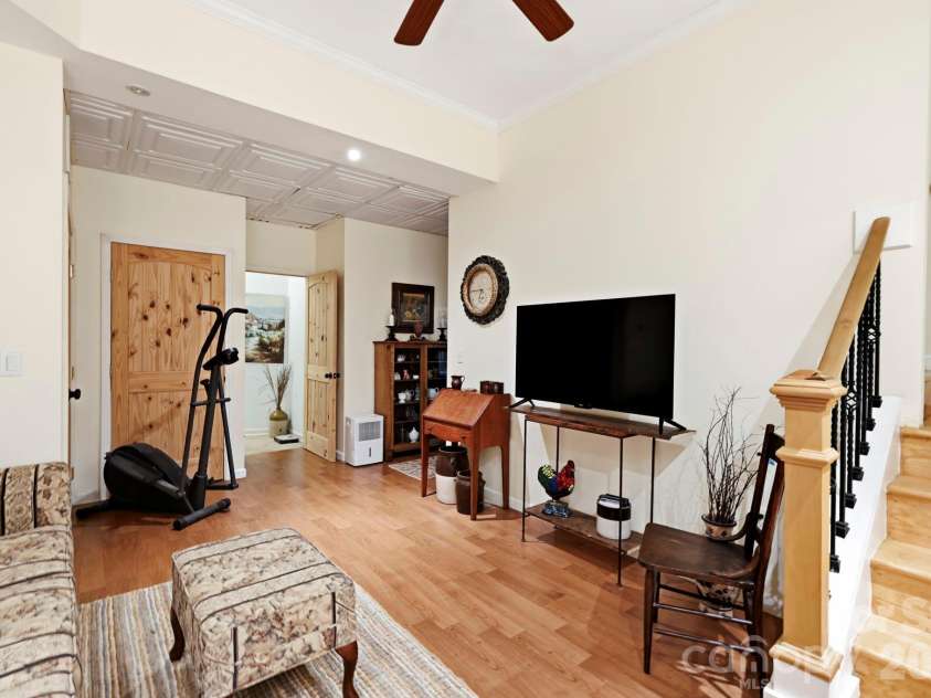 11 Old Patton Hill Road, Swannanoa, NC 28778.  MLS# CAR4426946, YatesRealty ID 52425. 