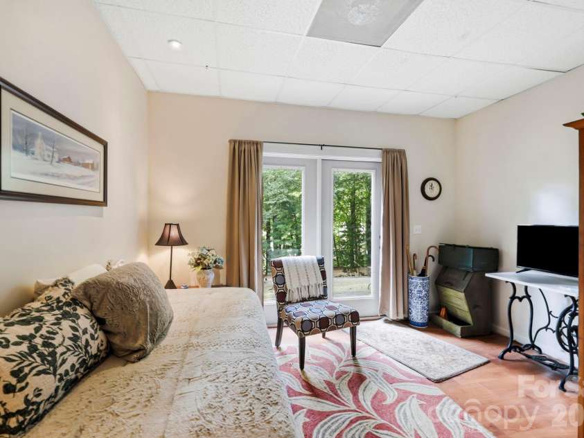 11 Old Patton Hill Road, Swannanoa, NC 28778.  MLS# CAR4426946, YatesRealty ID 52425. 