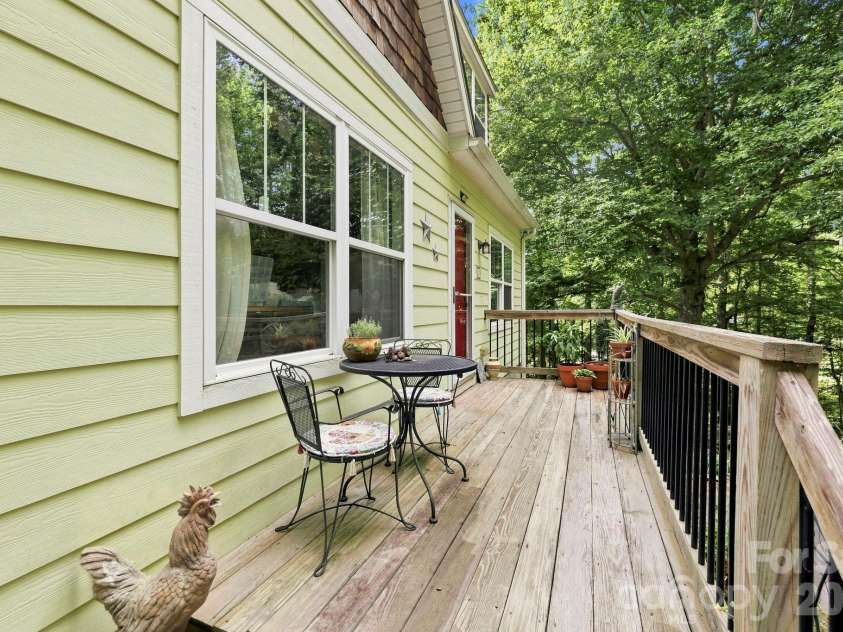 11 Old Patton Hill Road, Swannanoa, NC 28778.  MLS# CAR4426946, YatesRealty ID 52425. 