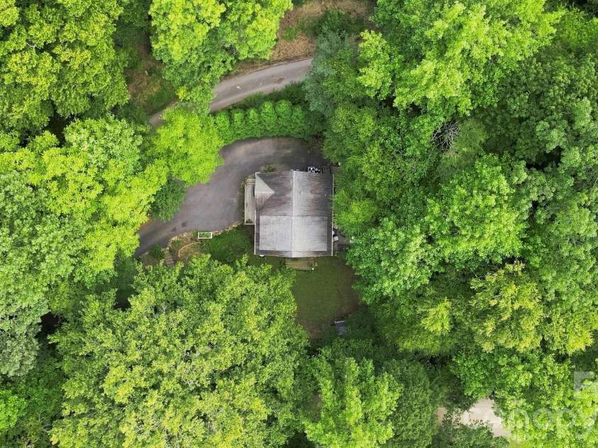 11 Old Patton Hill Road, Swannanoa, NC 28778.  MLS# CAR4426946, YatesRealty ID 52425. 