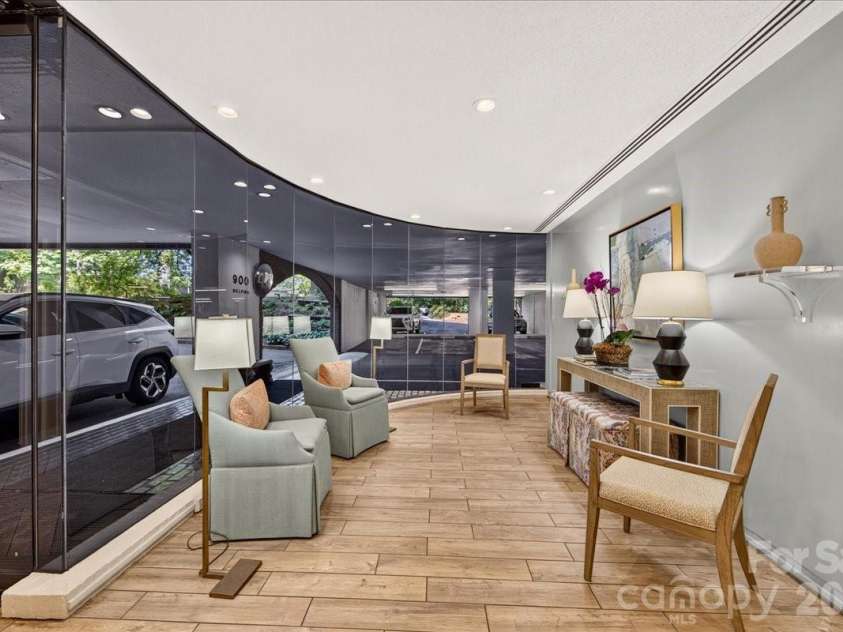 906 Cherokee Road, Charlotte, NC 28207.  MLS# CAR4426754, YatesRealty ID 52426. 