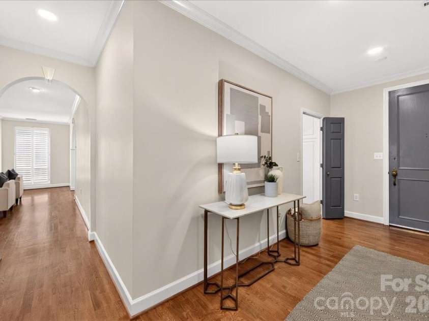 906 Cherokee Road, Charlotte, NC 28207.  MLS# CAR4426754, YatesRealty ID 52426. 