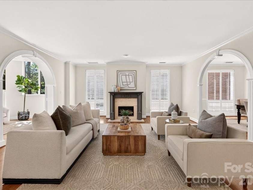 906 Cherokee Road, Charlotte, NC 28207.  MLS# CAR4426754, YatesRealty ID 52426. 