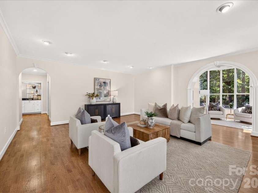 906 Cherokee Road, Charlotte, NC 28207.  MLS# CAR4426754, YatesRealty ID 52426. 