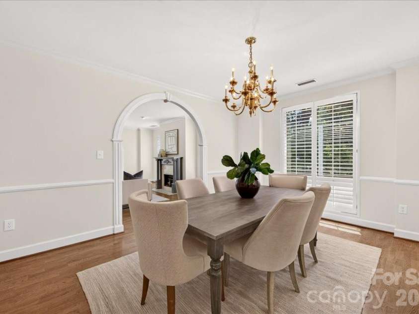 906 Cherokee Road, Charlotte, NC 28207.  MLS# CAR4426754, YatesRealty ID 52426. 