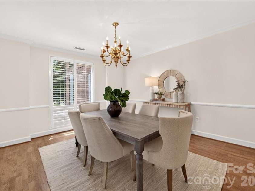 906 Cherokee Road, Charlotte, NC 28207.  MLS# CAR4426754, YatesRealty ID 52426. 