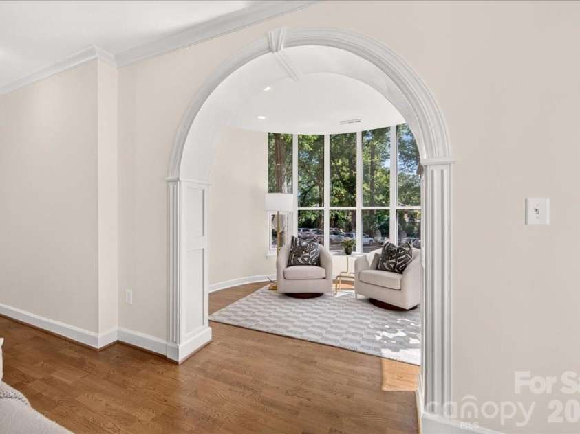 906 Cherokee Road, Charlotte, NC 28207.  MLS# CAR4426754, YatesRealty ID 52426. 