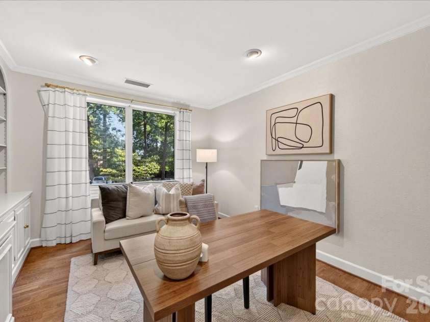 906 Cherokee Road, Charlotte, NC 28207.  MLS# CAR4426754, YatesRealty ID 52426. 