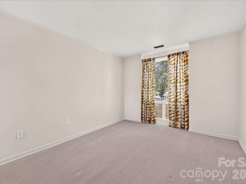 906 Cherokee Road, Charlotte, NC 28207.  MLS# CAR4426754, YatesRealty ID 52426. 
