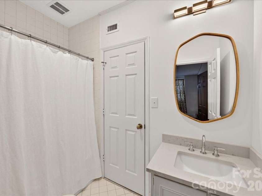 906 Cherokee Road, Charlotte, NC 28207.  MLS# CAR4426754, YatesRealty ID 52426. 