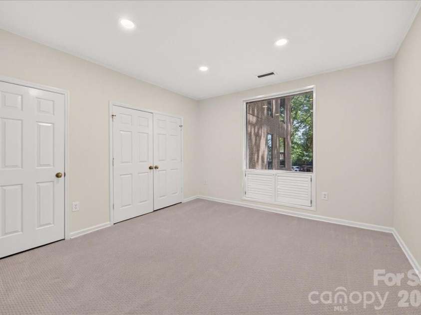 906 Cherokee Road, Charlotte, NC 28207.  MLS# CAR4426754, YatesRealty ID 52426. 