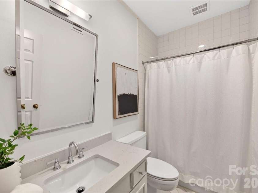 906 Cherokee Road, Charlotte, NC 28207.  MLS# CAR4426754, YatesRealty ID 52426. 