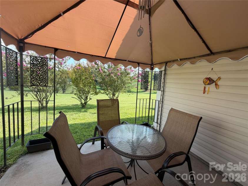 944 Summerlake Drive, Fort Mill, SC 29715.  MLS# CAR4426252, YatesRealty ID 52427. 