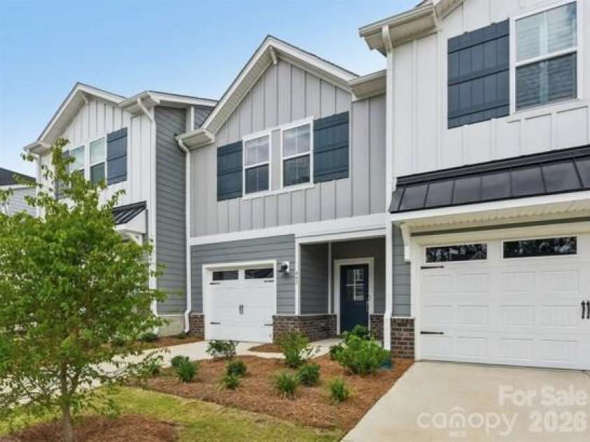 472 Markridge Loop, Fort Mill, SC 29708.  MLS# CAR4416961, YatesRealty ID 52429. 