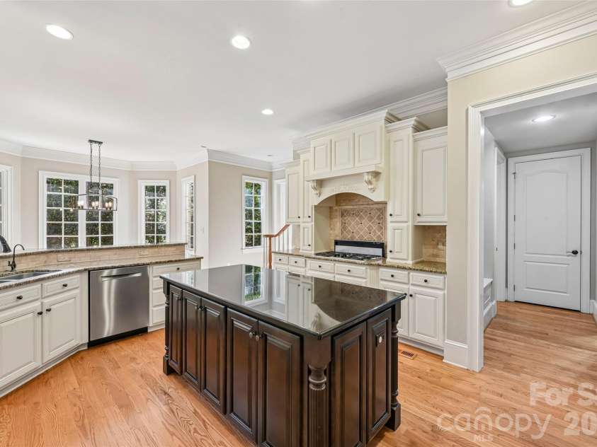 181 Attleboro Place, Mooresville, NC 28117.  MLS# CAR4427564, YatesRealty ID 52430. 
